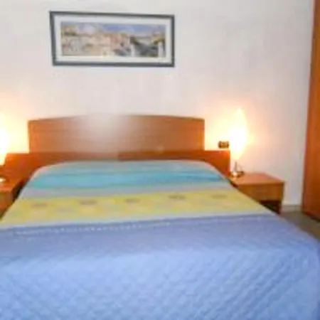 Comfortable In 45 M² With Enclosed Garden Apartament *