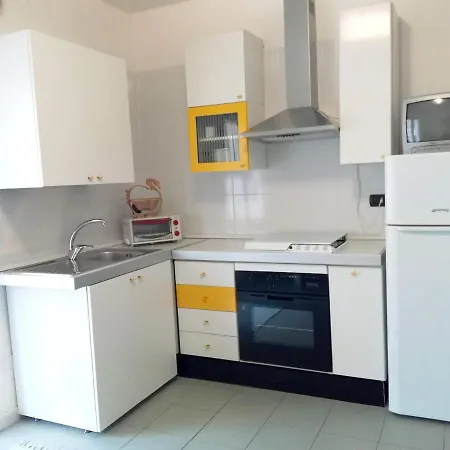 Apartment Comfortable In 45 M² With Enclosed Garden Matera