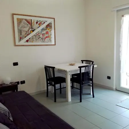 Comfortable In 45 M² With Enclosed Garden * Matera