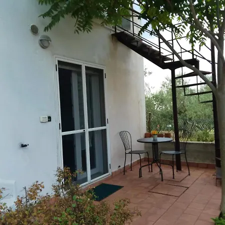 Apartment Comfortable In 45 M² With Enclosed Garden Matera